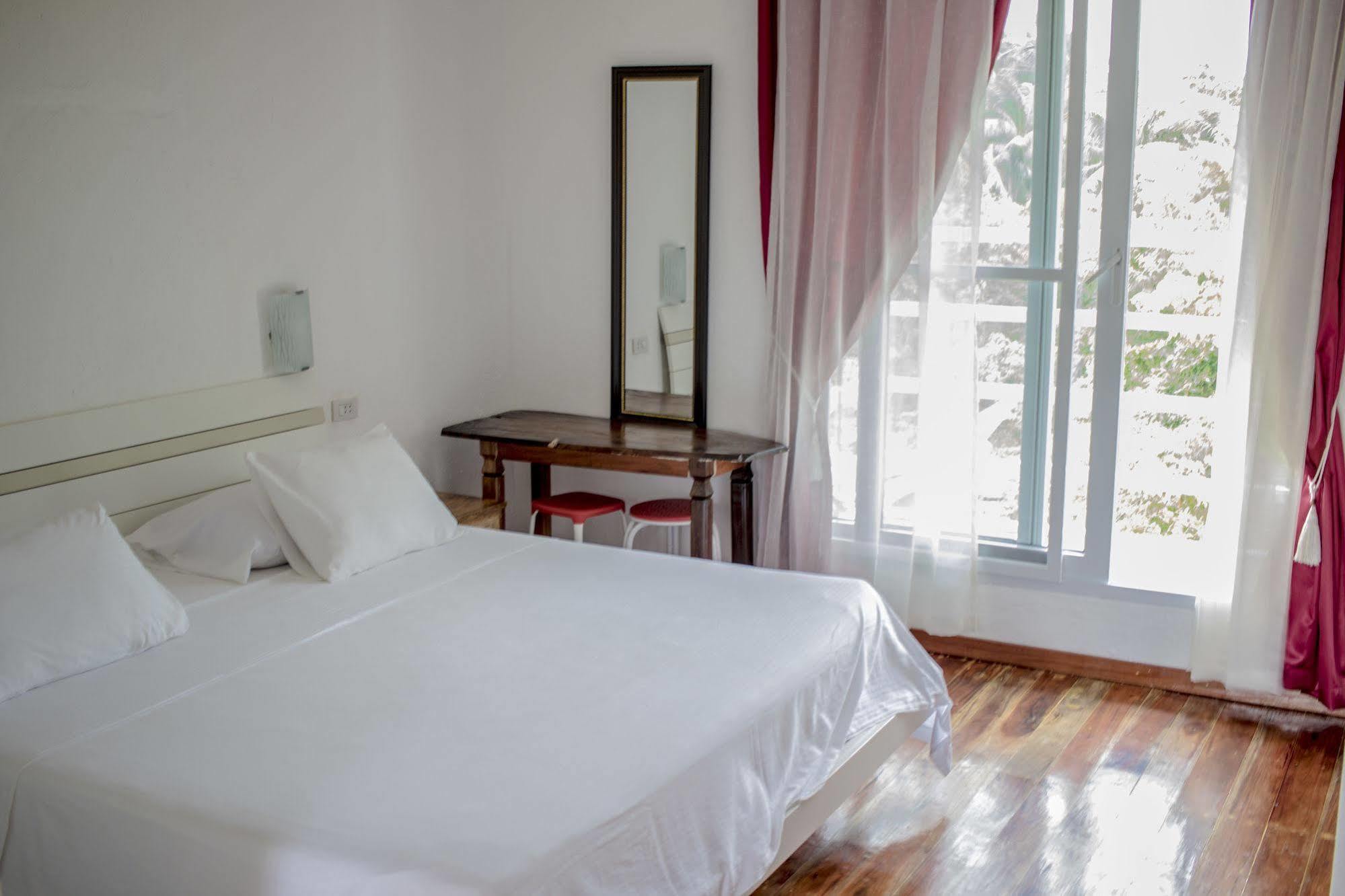 Lanterna Hotel Boracay Balabag  Ngoại thất bức ảnh